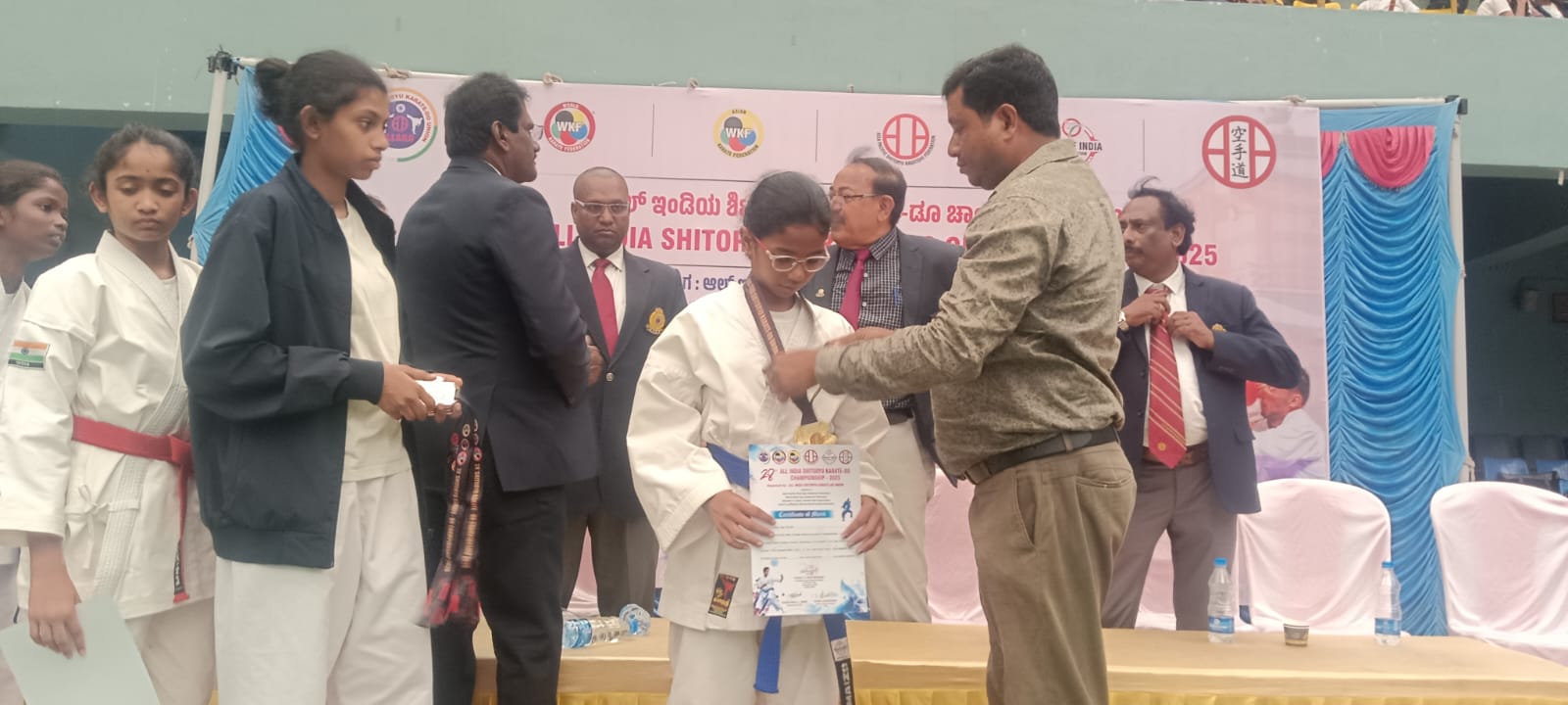 ரக்ஷிதா இந்தியாவில் இருந்து ஜப்பான் சென்று வெற்றிபெற உதவுங்கள் 